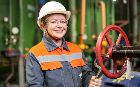 «Когда ребенок был маленький, брала его с собой на электростанцию»:  Светлана Копылова рассказала о работе на  Кировской ТЭЦ-4