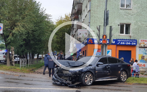В центре Кирова произошло массовое ДТП с пострадавшими