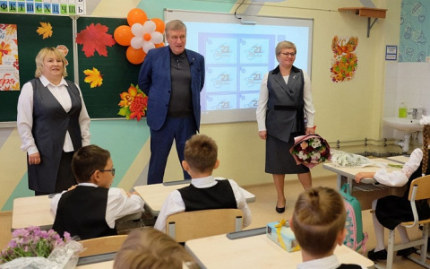 С 1 сентября проиндексировали зарплаты педагогам, медикам и соцработникам