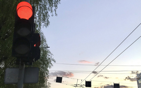 Известно, на каких улицах в Кирове установят 20 новых светофоров