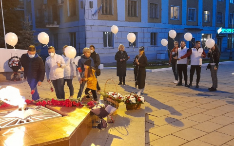 В Кирове активисты на мемориале Вечного огня провели акцию «Помним Беслан»