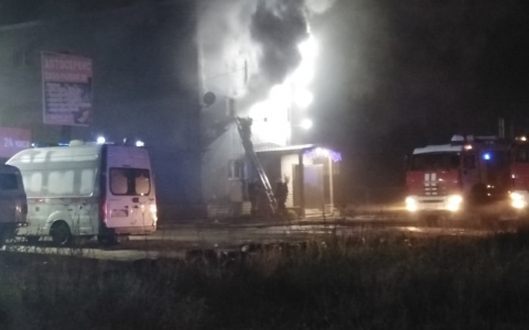 В Кирове на Заводской сгорел банный комплекс