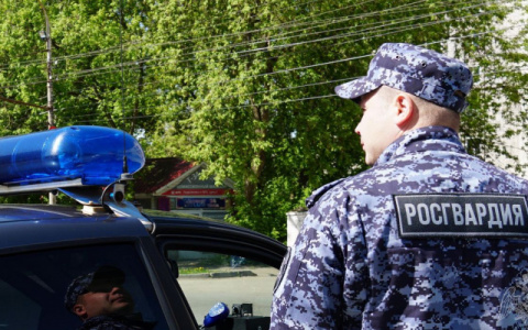 На Филейке росгвардейцы задержали трех мужчин с мешком железнодорожных зацепов