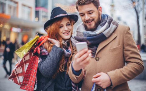 Золотые серьги в подарок получат кировские абоненты Tele2