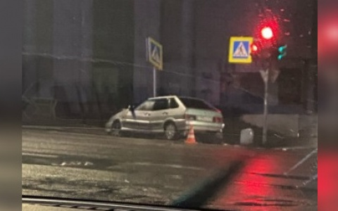 В центре Кирова столкнулись две машины: потребовалась реанимация