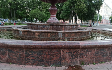 В Кирове 23 сентября отключили фонтан на Театральной площади