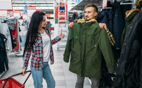 Где найти деньги на теплую одежду и обувь?