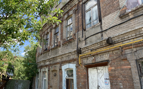 Кировчан из аварийного жилья расселят досрочно за 2,7 миллиарда рублей