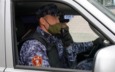 В Кирове в магазине росгвардейцы задержали подозрительного мужчину с весами