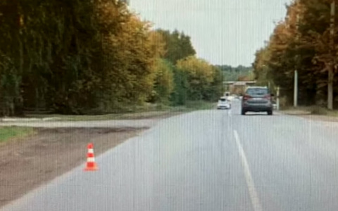 В Кирове неизвестный водитель сбил велосипедиста и скрылся