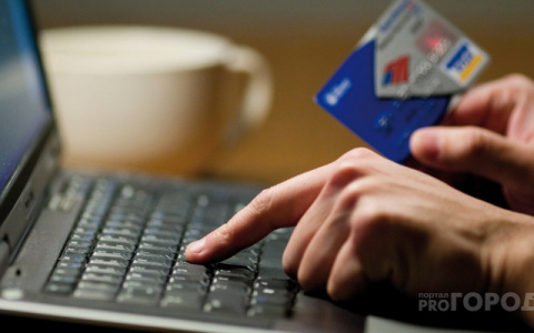 Кировчанин потратил деньги с карты пенсионера на походы в кафе и кино