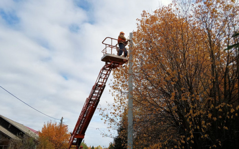 В Чистых прудах начали устанавливать уличное освещение  спустя десять лет