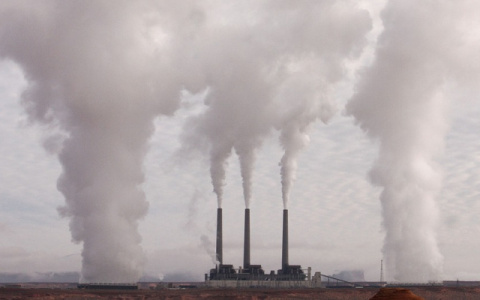 Кировские предприятия обяжут устранить причины неприятного запаха