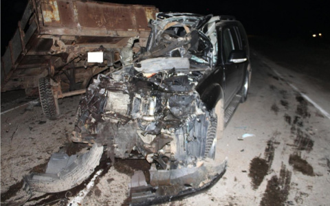 В Кировской области на трассе иномарка столкнулась с трактором