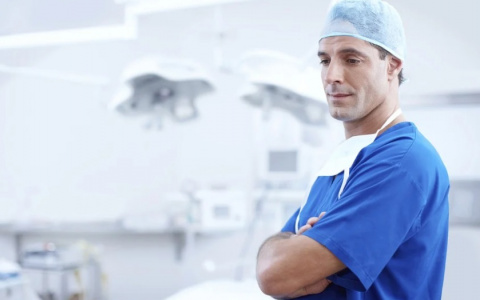 Кировские врачи будут получать достойную зарплату: правительство готовит новый проект