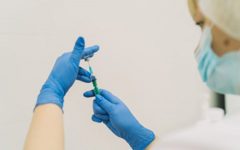 В Кирове в обязательном порядке вакцинировали почти 50 тысяч работников