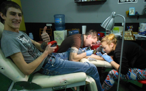 Кировчане стали чаще делать татуировки и пирсинг