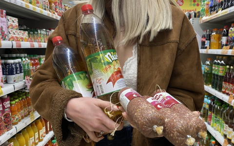 Специалисты назвали продукты питания, убивающие красоту и долголетие