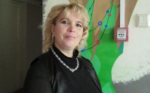 «Меня возили по Кирову и искали свободную койку»: заведующая клубом о заражении COVID-19