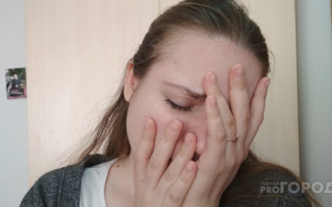 Кировчанка хотела спеть для полицейских и лишилась 10 тысяч рублей