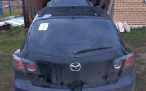 У жителя Кировской области судебные приставы изъяли машину Mazda в счет долга