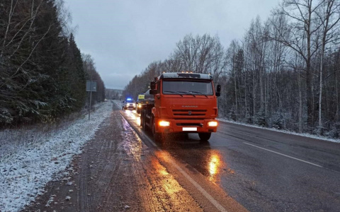В Кировской области на мужчину наехал КамАЗ