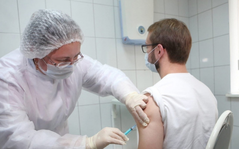 Представитель Кремля опроверг слухи о вакцине от коронавируса «Спутник Лайт»