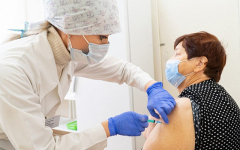 В Кировской области для жителей старше 60 лет ввели обязательную вакцинацию