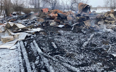 В Кировской области на месте сгоревшего дома нашли тело женщины