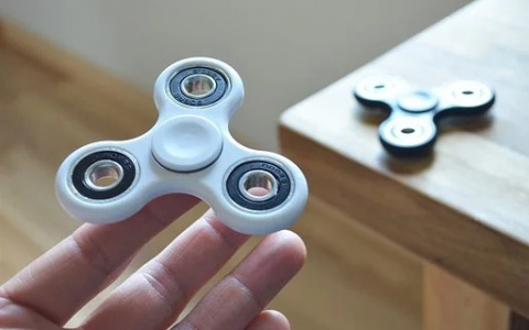 В Чепецком районе мальчик чуть не лишился пальца из-за спиннера