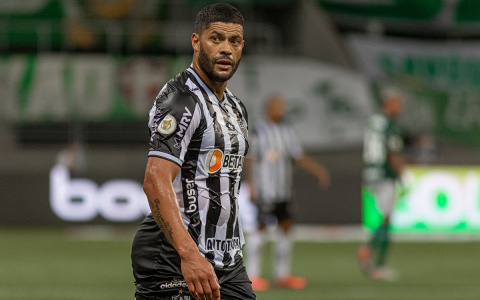 Горячий мяч: имя чемпиона Бразилии по футболу зрители Wink узнают в прямом эфире