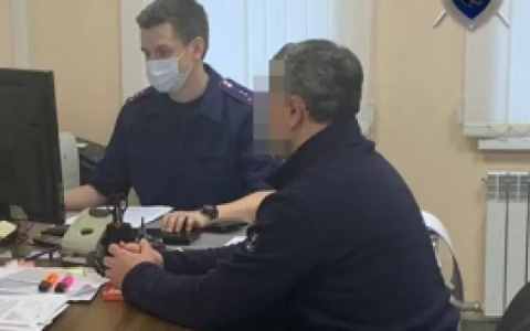 В Кировской области директор школы назначил себе премию в полмиллиона рублей