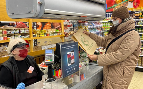 Вместо 1000 пакетов для будущего планеты: «Глобус» начал выдавать экосумки для шопинга