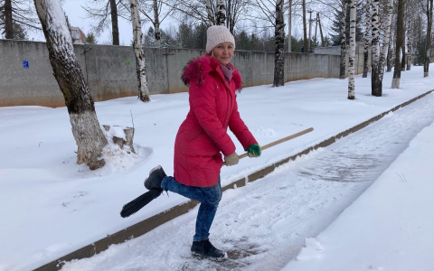 «Стала дворником, чтобы мои дети не гуляли в грязи»: многодетная кировчанка о работе