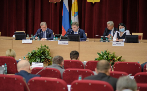 Кировские депутаты хотят продлить действие QR-кодов в общественных местах до лета 2022 года