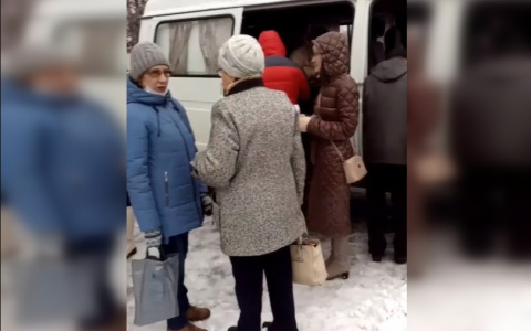 В Кирове активисты организовали сбор подписей против введения QR-кодов