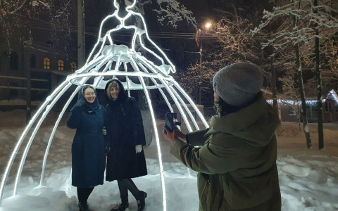 Праздничный морозный город: прогулялись по заснеженным улицам Кирова