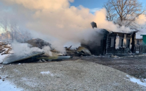 За выходные в Кировской области в огне погибли трое мужчин