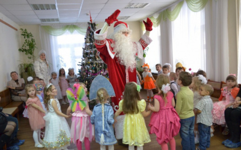 «Мама, я хочу, чтобы ты пришла»: как кировчане и их дети реагируют на запрет посещать утренники