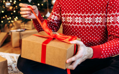 Где взять деньги на покупку новогодних подарков?