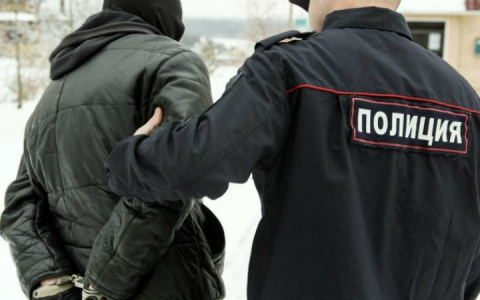 Кировчанин вынес все золото из квартиры возлюбленной