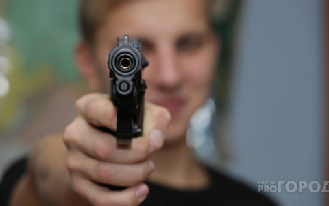 В Кировской области пьяные мужчины стреляли в детей