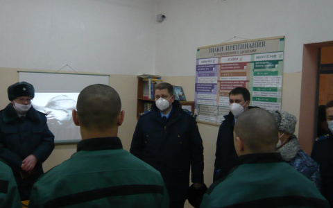 В Кировском СИЗО осужденным не давали передвигаться и игнорировали обращения