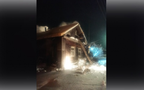 В Кировской области сильный пожар унес жизни двух человек