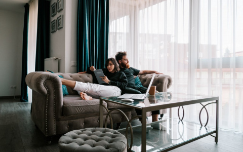 Раки потратят больше обычного, а Стрельцы нагрубят близким: гороскоп на воскресенье