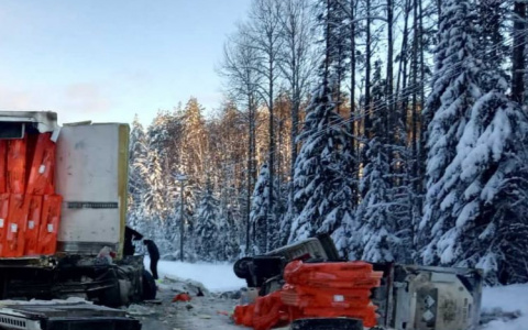 В Белохолуницком районе грузовик перевернулся от сильного удара со встречным авто