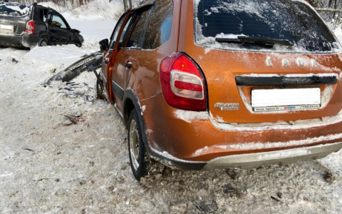 В Кирове в лобовом ДТП пострадали двое детей