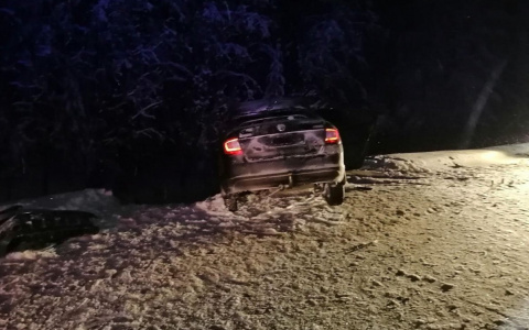 В Кировской области водитель иномарки погиб после столкновения с КамАЗом на трассе