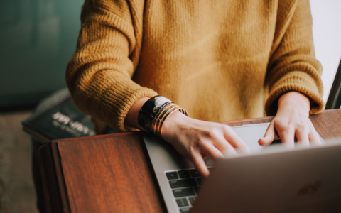 Девы заработаются, а у Скорпионов не все гладко с деньгами: гороскоп на среду