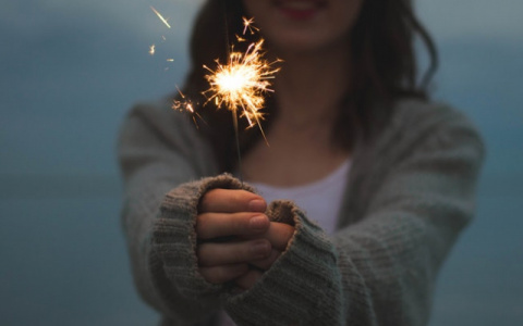 Тельцы рискуют оказаться в «болоте», а Девам стоит готовиться к драке: гороскоп на новогоднюю ночь-2022